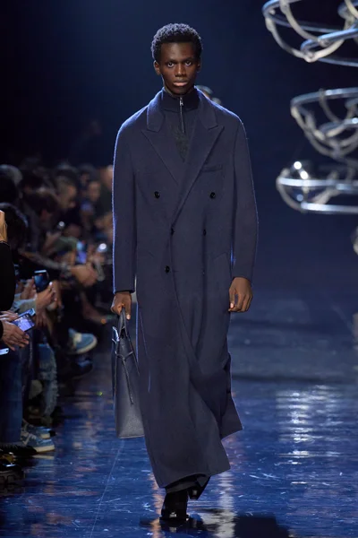 Look 13